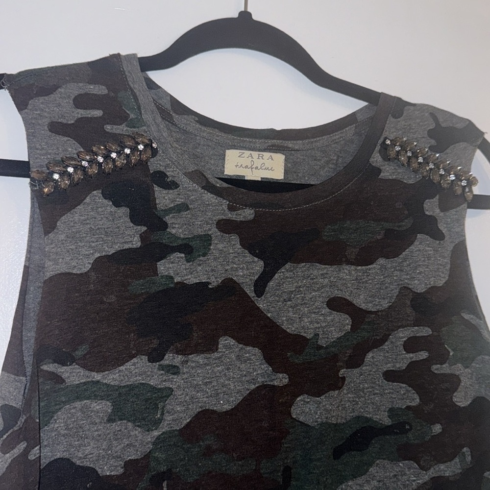 Army tank - Picture 2 of 3